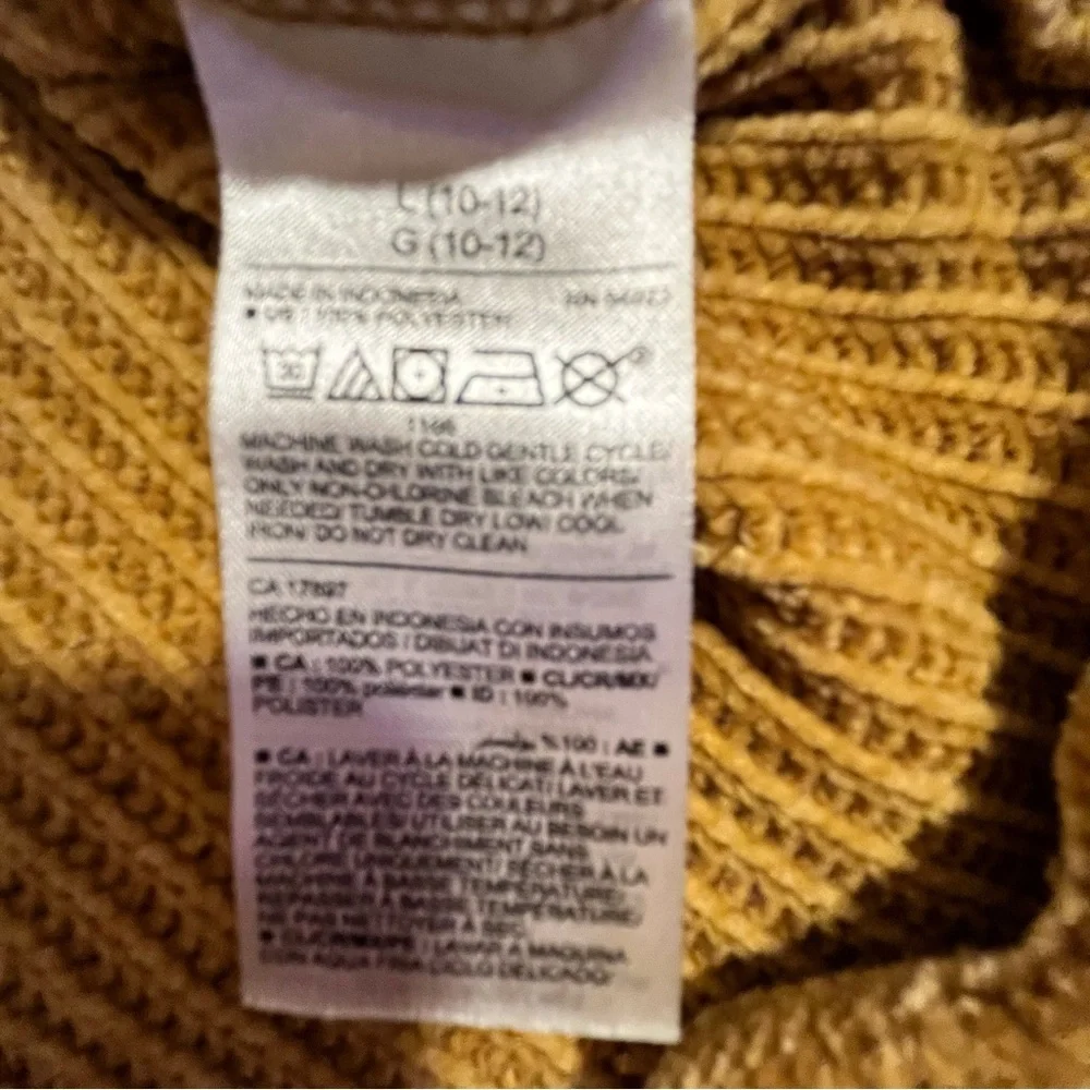 Old Navy Ribbed Sweater - Picture 3 of 3